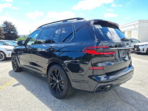 Used 2025 BMW X7 M60i AWD/4WD image 4