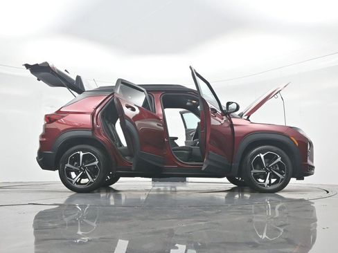 Used 2023 Chevrolet TrailBlazer RS FWD image 45
