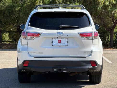 Used 2016 Toyota Highlander XLE FWD image 5