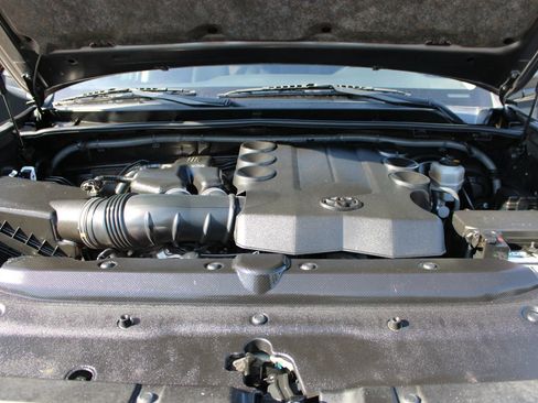 Used 2021 Toyota 4Runner SR5 RWD image 29