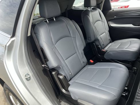 Used 2021 Buick Enclave Essence FWD image 24