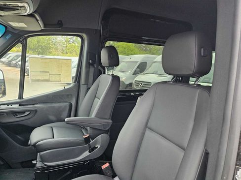 Used 2024 Mercedes-Benz Sprinter 3500 image 19