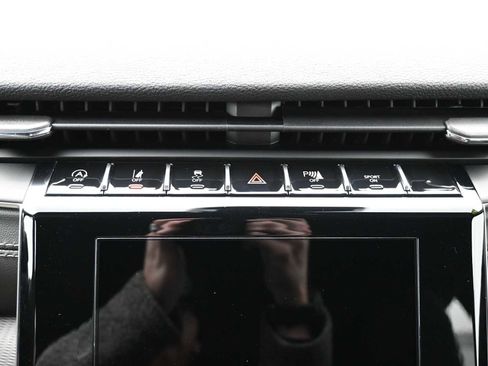 New 2025 Jeep Grand Cherokee Laredo X w/ Luxury Tech Group I image 9