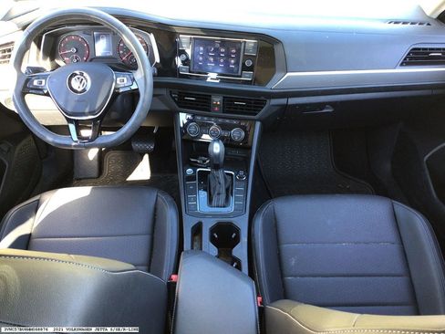 Used 2021 Volkswagen Jetta SE image 10