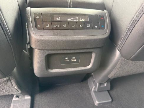 Used 2025 Nissan Pathfinder SL w/ SL Premium Package AWD/4WD image 15