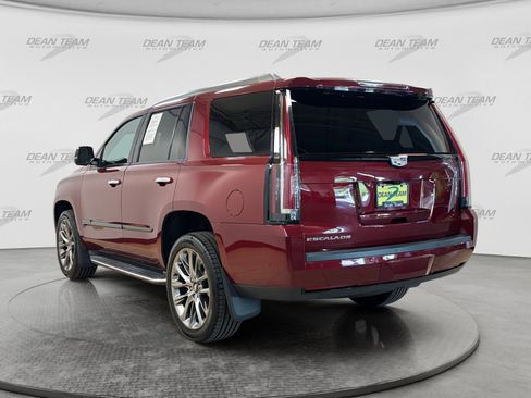 Used 2020 Cadillac Escalade Luxury w/ Escalade Sport Edition AWD/4WD image 5