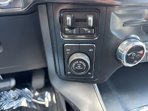 Used 2025 Ford F150 Lariat w/ Equipment Group 501A Mid AWD/4WD image 21