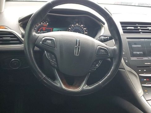 Used 2013 Lincoln MKZ image 10