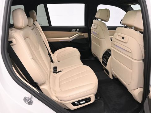 Used 2021 BMW X7 xDrive40i w/ Executive Package AWD/4WD image 17