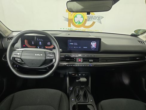 Used 2025 Kia K4 LXS image 13