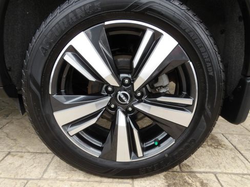 Certified 2023 Nissan Rogue Platinum w/ Platinum Premium Package image 15