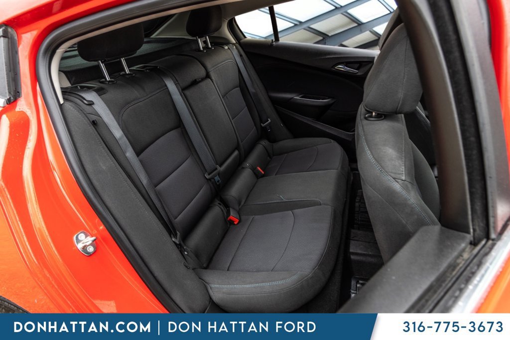 Used 2018 Chevrolet Cruze LT w/ Convenience Package FWD image 20