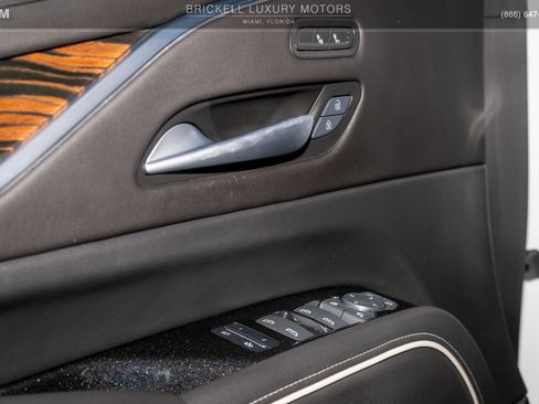 Used 2024 Cadillac Escalade ESV Luxury AWD/4WD image 63