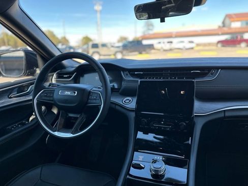 New 2025 Jeep Grand Cherokee Limited w/ Trailer Tow Package image 17