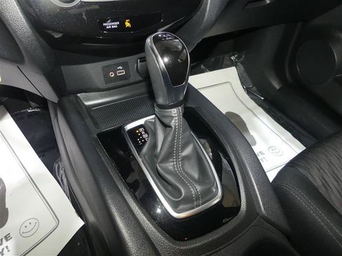 Used 2020 Nissan Rogue S AWD/4WD image 39