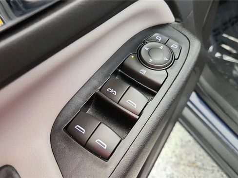 Used 2018 Chevrolet Equinox LT AWD/4WD image 29