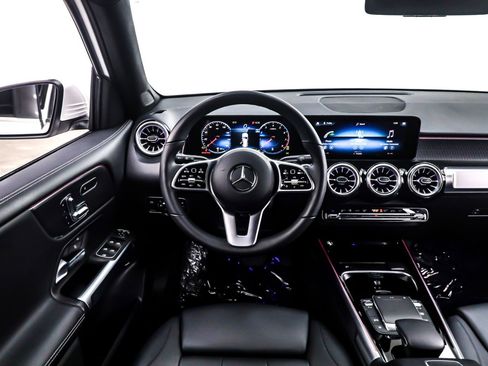 Used 2023 Mercedes-Benz GLB 250 GLB 250 SUV image 6