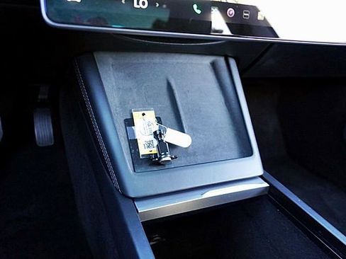 Used 2024 Tesla Model 3 Standard Range image 34