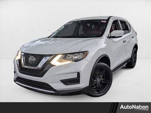 Used 2018 Nissan Rogue S image 1