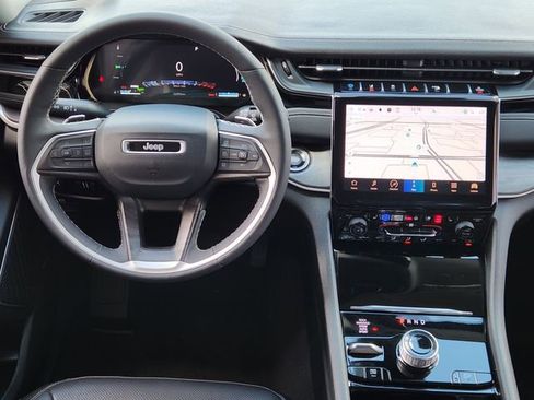 Certified 2023 Jeep Grand Cherokee 4WD 4xe w/ Luxury Tech Group II image 27