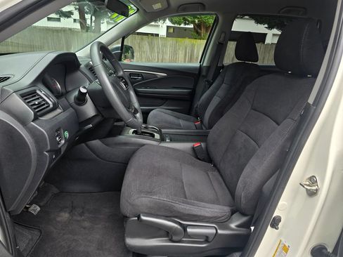 Used 2019 Honda Pilot LX image 25