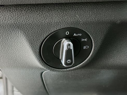 Used 2025 Volkswagen Jetta Sport FWD image 17