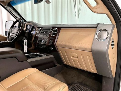 Used 2011 Ford F250 Lariat w/ Lariat Interior Pkg AWD/4WD image 28