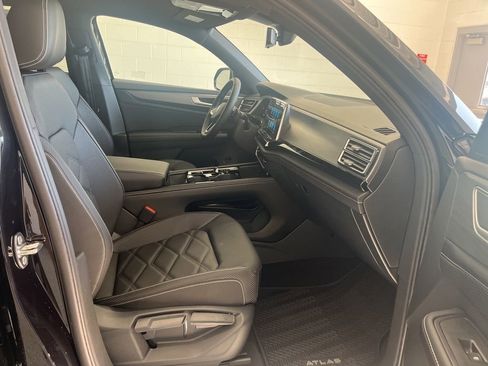 New 2026 Volkswagen Atlas Cross Sport SE AWD/4WD image 39