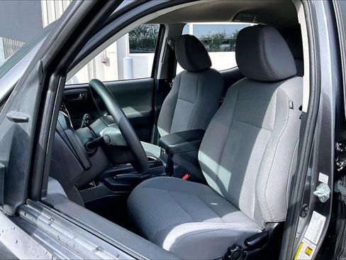 Used 2021 Toyota Tacoma SR w/ SR Convenience Package RWD image 8