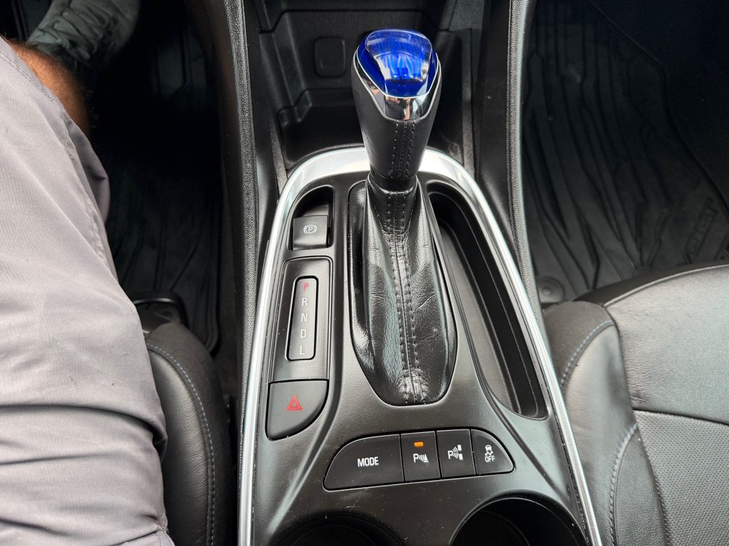 Used 2018 Chevrolet Volt Premier w/ Driver Confidence Package FWD image 23