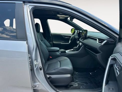 Used 2023 Toyota RAV4 XSE AWD/4WD image 15