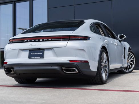 Certified 2026 Porsche Panamera RWD image 11