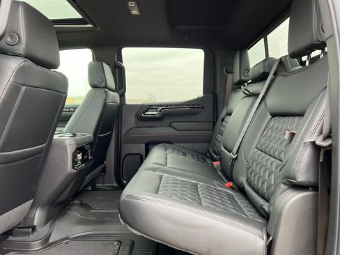 New 2026 GMC Sierra 1500 AT4 w/ Technology Package AWD/4WD image 5