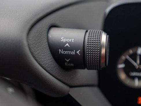 Used 2022 Lexus ES 300h F Sport image 22