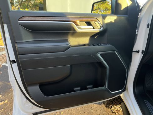 Used 2023 GMC Sierra 1500 Elevation image 18