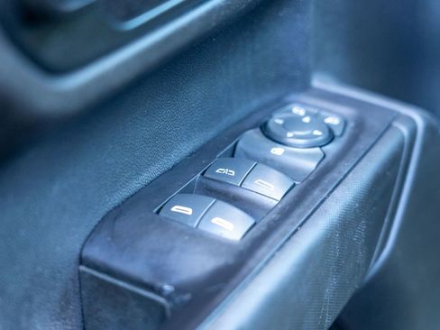 Used 2020 Chevrolet Silverado 1500 Custom w/ Custom Convenience Package image 19