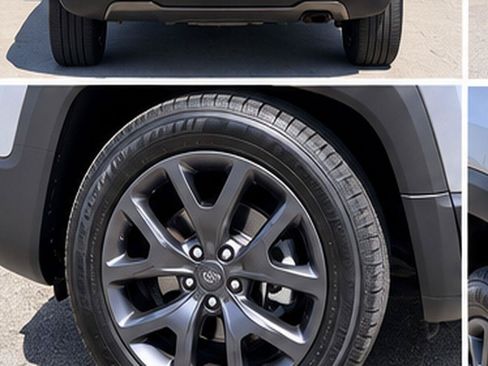 Used 2018 Jeep Renegade Altitude FWD image 10