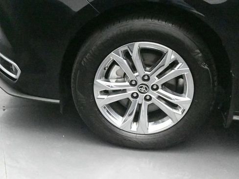 Used 2024 Toyota Sienna Platinum AWD/4WD image 34