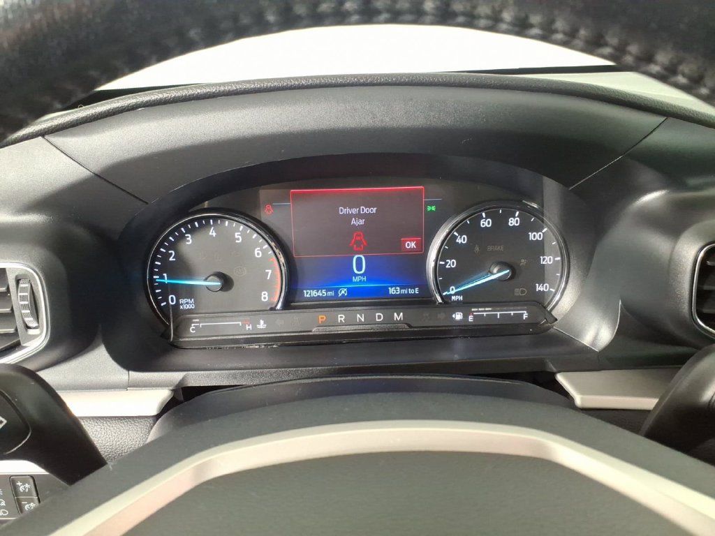 Used 2020 Ford Explorer XLT w/ Equipment Group 202A AWD/4WD image 18