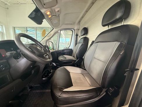 Used 2022 RAM ProMaster 2500 w/ Driver Convenience Group FWD image 16