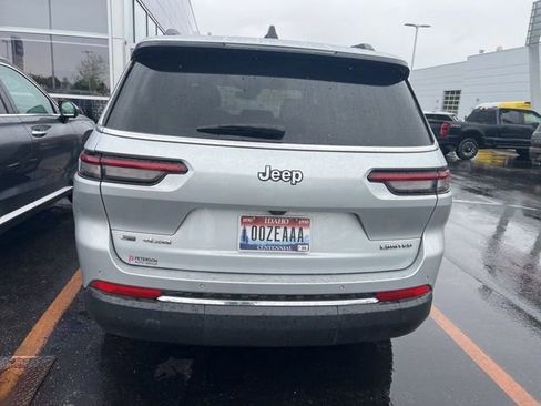 Used 2022 Jeep Grand Cherokee L Limited AWD/4WD image 3