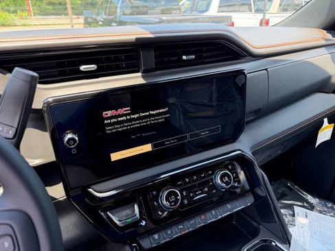 New 2026 GMC Sierra 2500 AT4 w/ AT4 Premium Plus Package AWD/4WD image 19