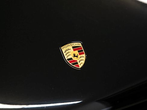 Used 2022 Porsche Macan AWD/4WD image 17