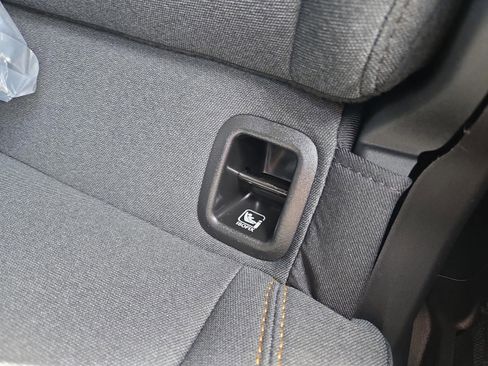 New 2025 Jeep Gladiator Sport image 36