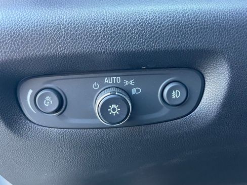 Used 2019 Chevrolet Traverse LT w/ LT Premium Package image 23