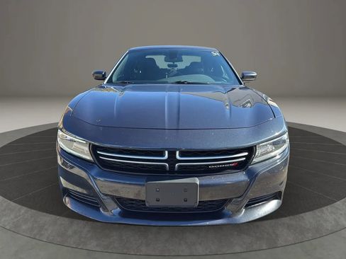 Used 2017 Dodge Charger SE image 2