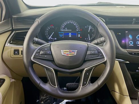 Used 2017 Cadillac XT5 FWD image 11