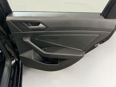 Used 2024 Volkswagen Jetta SE image 31