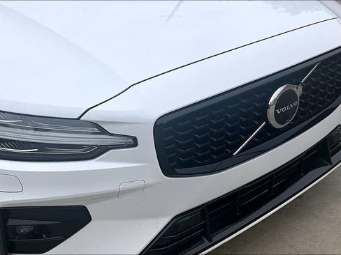 Used 2025 Volvo S60 B5 Plus AWD/4WD image 37