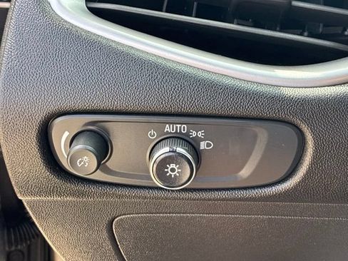 Used 2023 Chevrolet Malibu LT FWD image 31